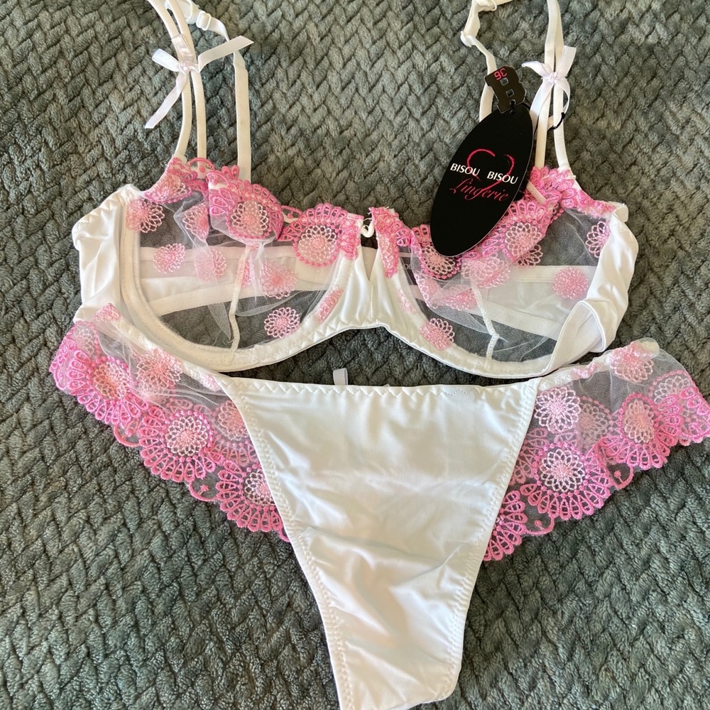 New Bisou Bisou Lingerie 34B